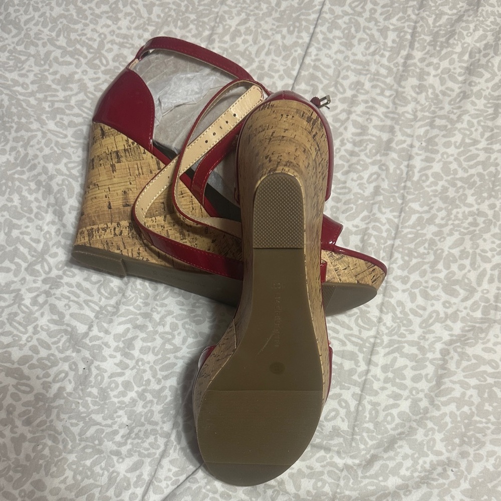 Liz Claiborne Red Women's Sandals - Picture 4 of 4